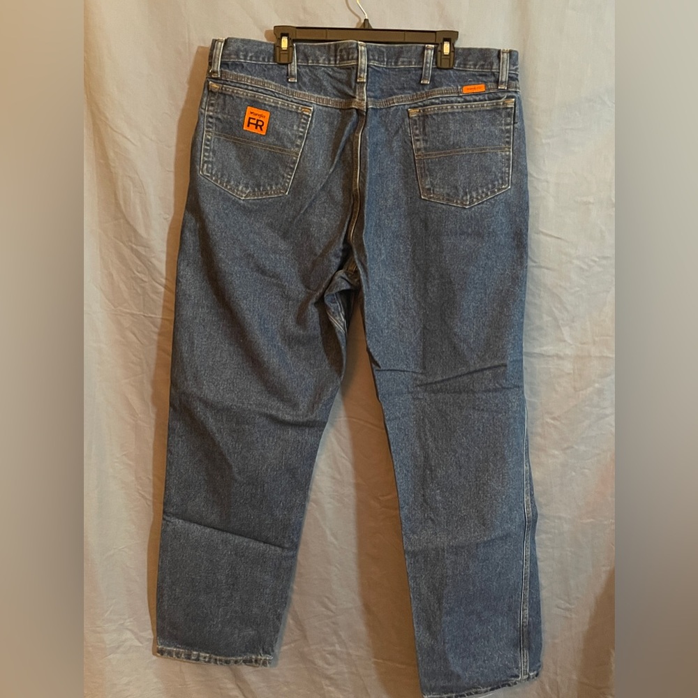 Wrangler FR (flame resistant ) RIGGS Work Jeans Men’s 42x32 Brand new/washed